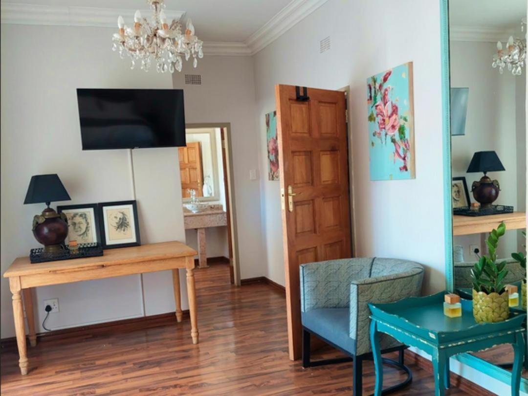 Art And Soul Restaurant, Accommodation, French Bar And Art Gallery Parys Zimmer foto